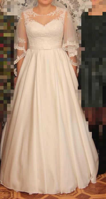 Весільне плаття А-силуету, кольору айворі