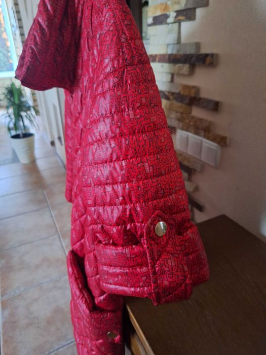 Продам жіночу куртку, демісезонну, в відмінному стані.