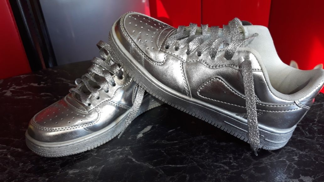 Srebrne damskie buty