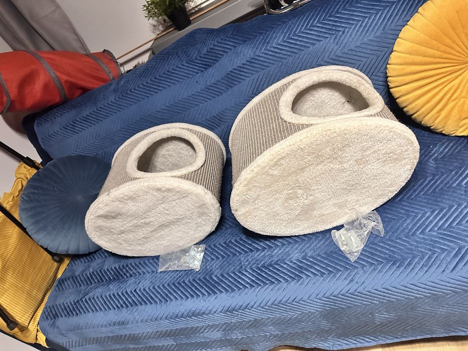 Dwie Budka półka polka dla kota wiszaca domek drapak