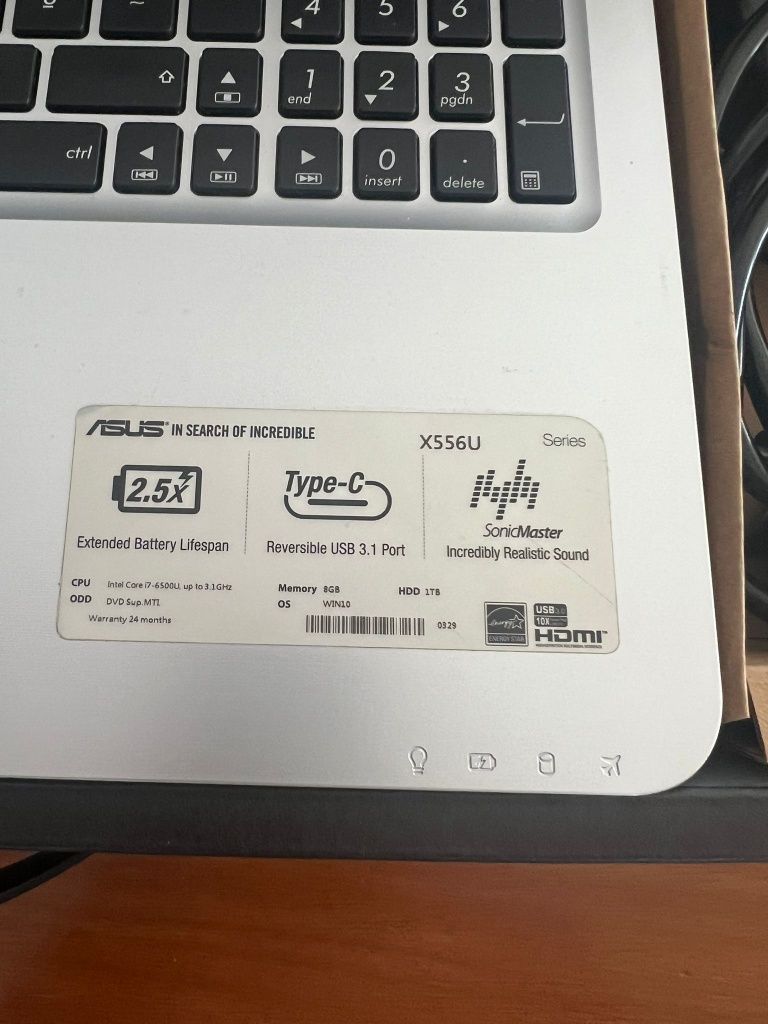 Portátil Asus X556U ,8 gb ram