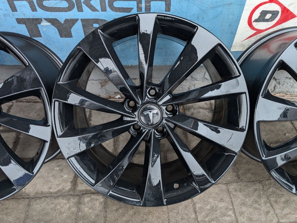Титанові оригінальні диски Tesla 5*120 R19 ET - 35