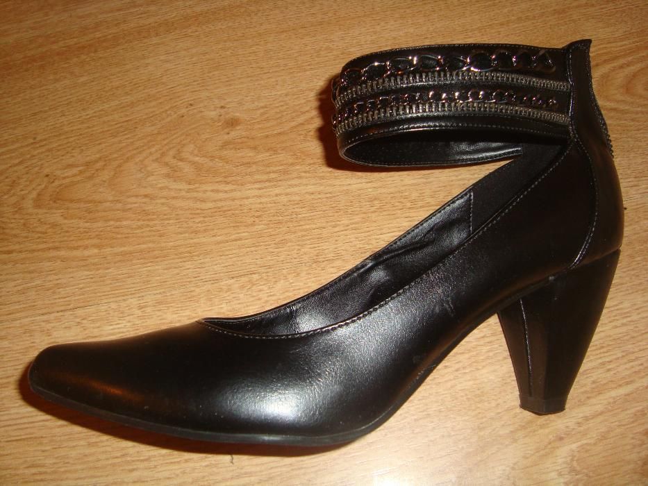 czarne buty