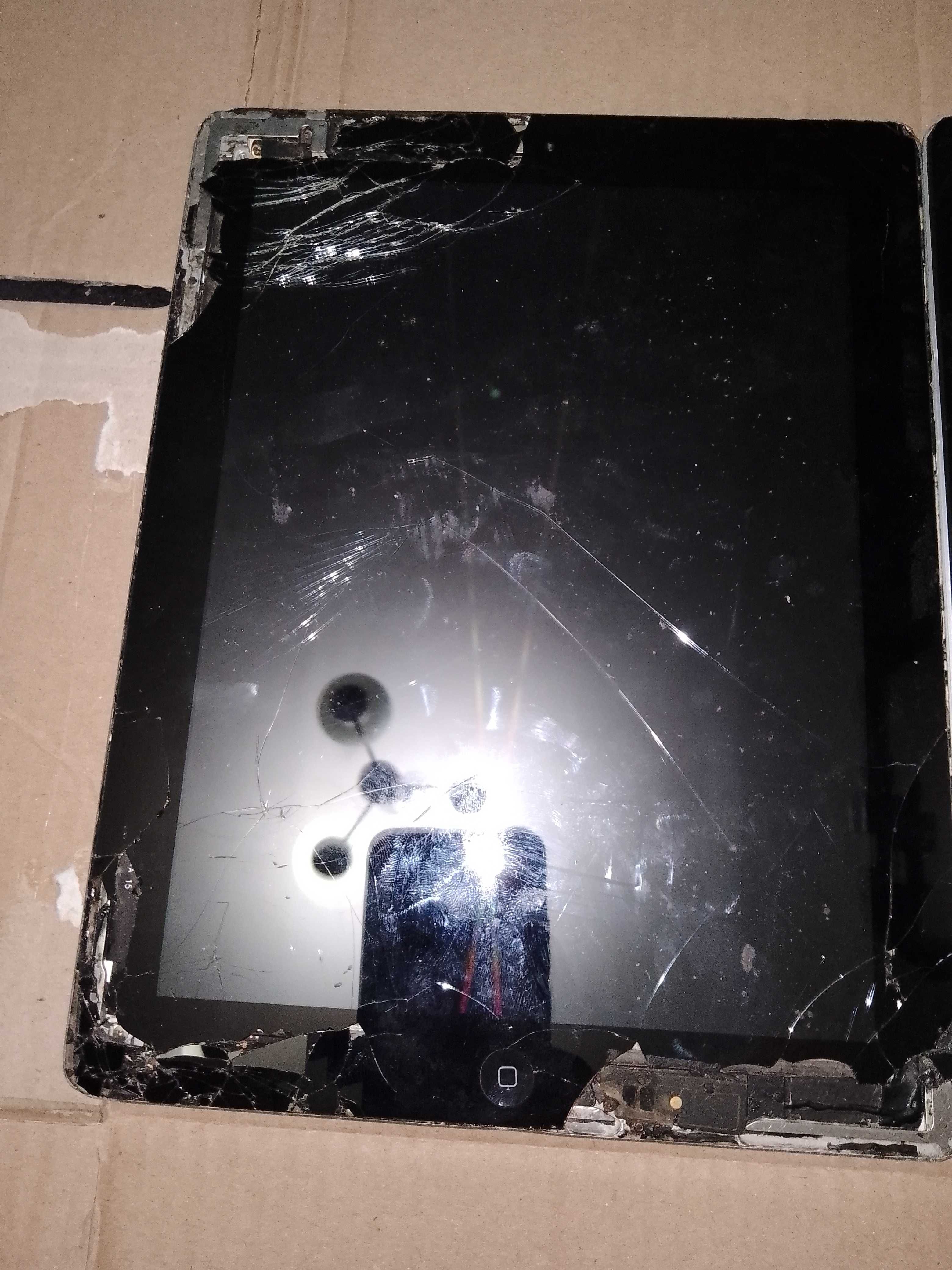 Продаются два планшета ipad 16GB и 64GB