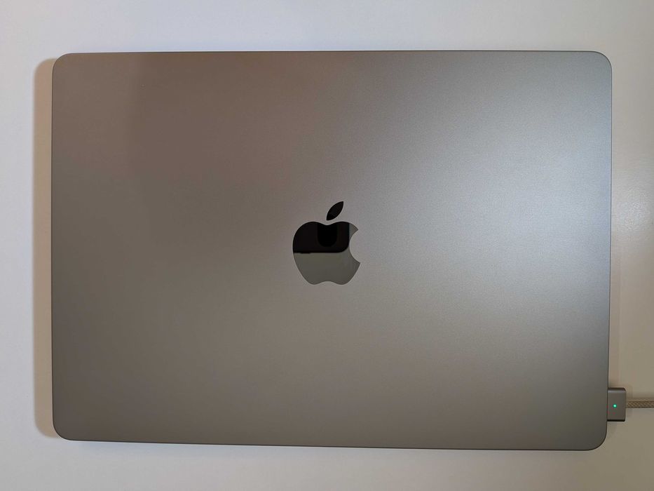 MacBook Air M2 Space Grey 8/256 як новий