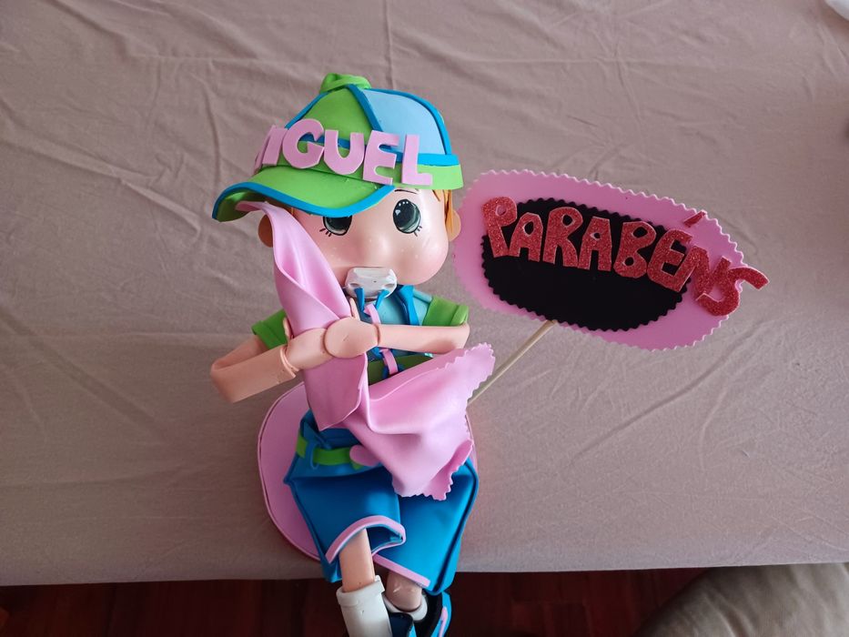 Boneco feito em Eva com nome Miguel