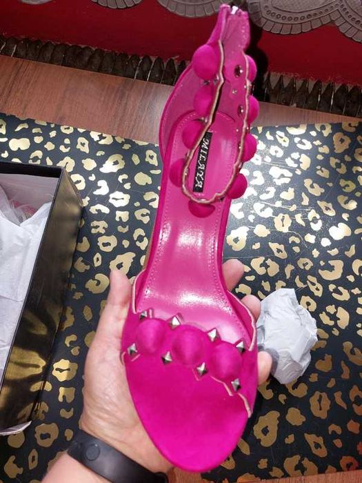 Szpilki zamszowe "fuksja" rozm.40