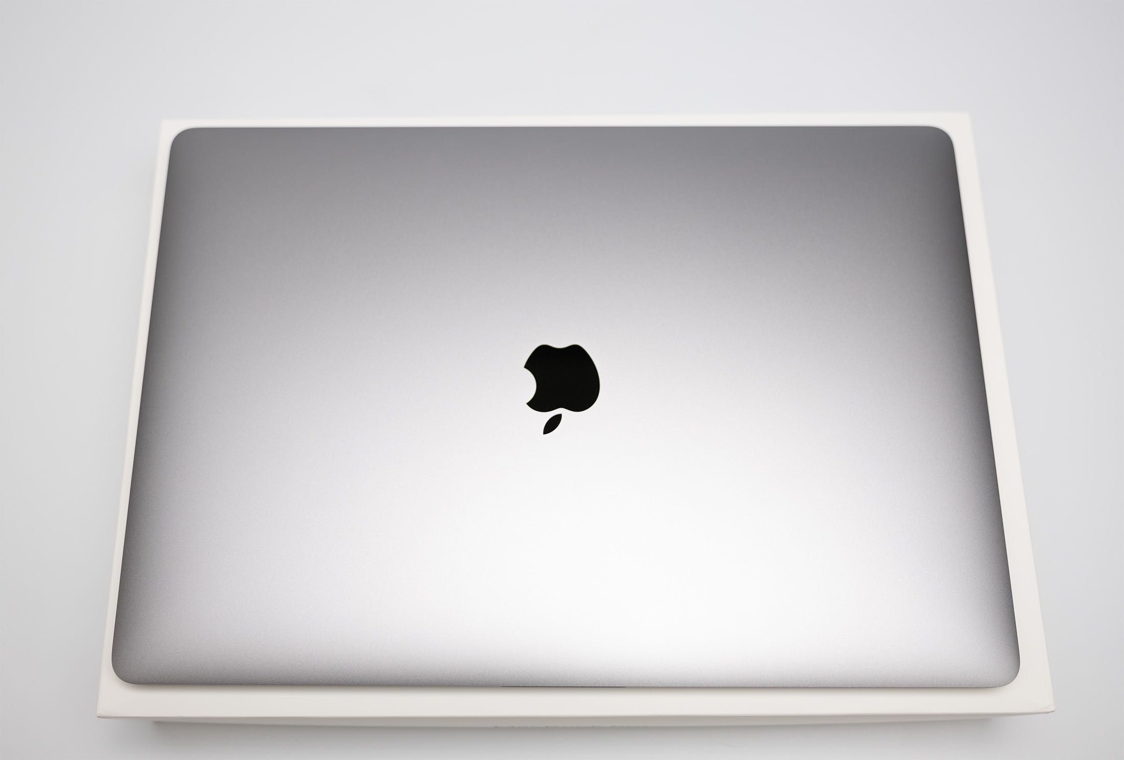 Macbook Pro 15" i7 3.1 Touch bar 16GB 1TB Intel HD630