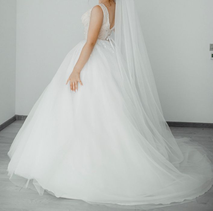 Весільні сукні б/у