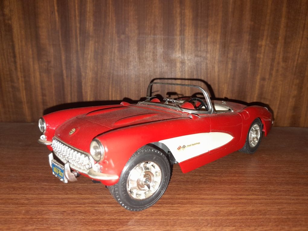 Chevrolet Corvette '57 (1:18)