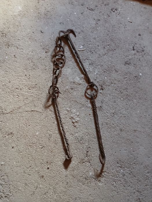 Corrente forjada antiga para pendurar