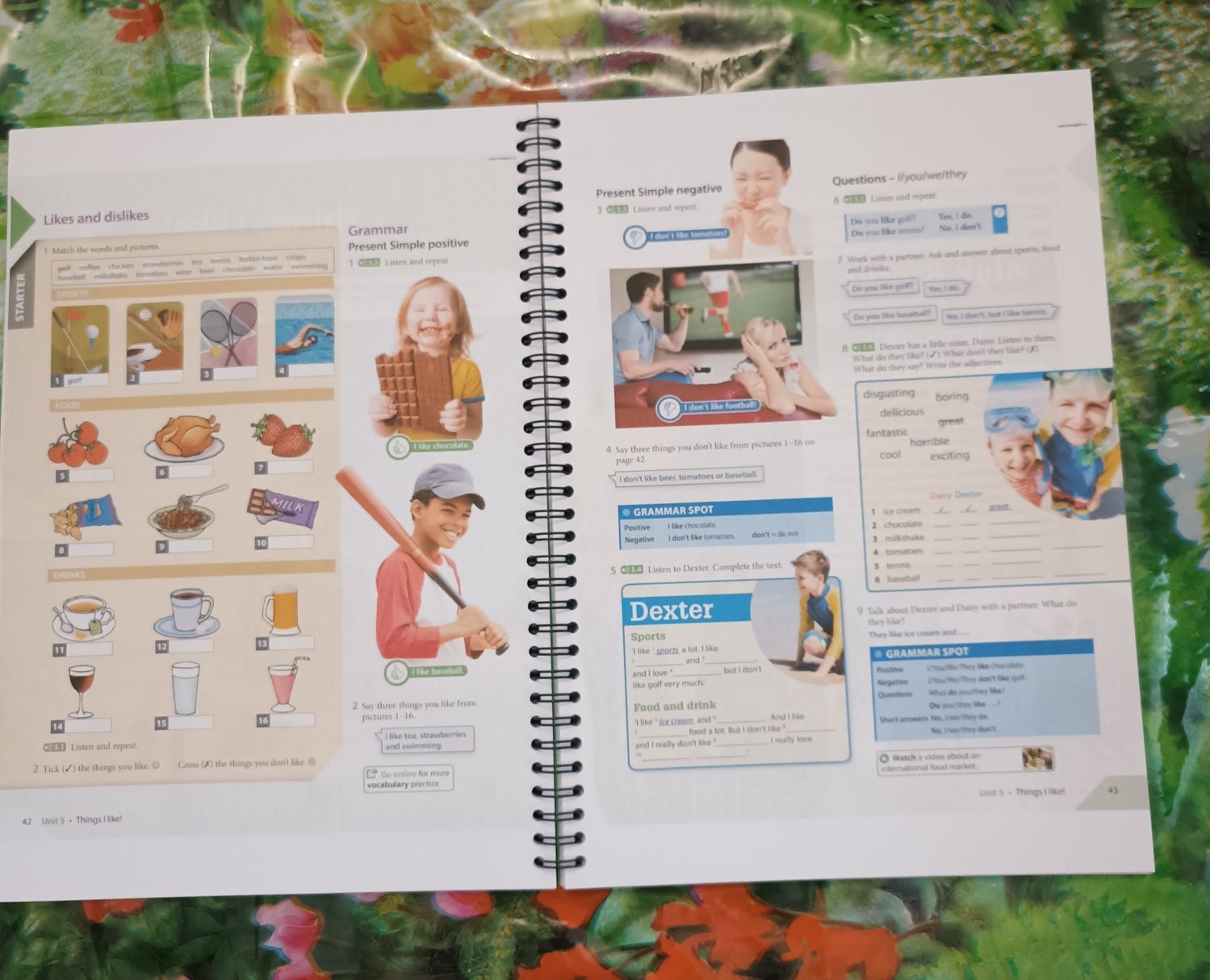 Headway 5th edition Beginner Student's book + Workbook