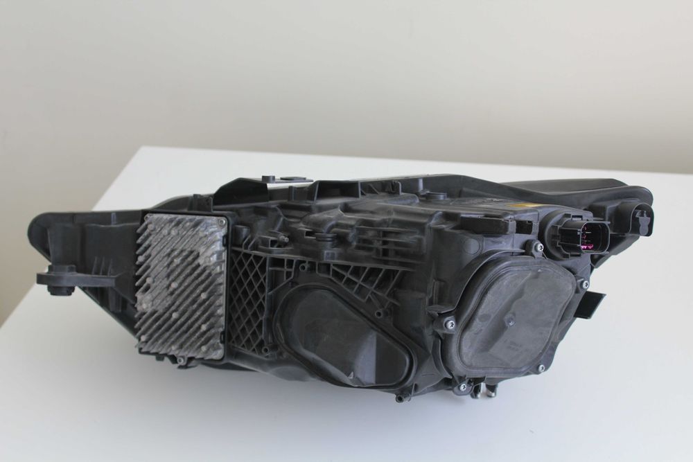 Farol Direito Matrix Laser-LED Audi A7 / S7 / RS7 (4KA) (2018–2024)