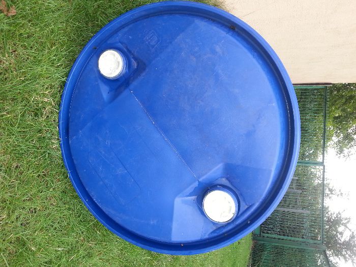 Sprzedam beczki plastikowe na deszczówkę 200l