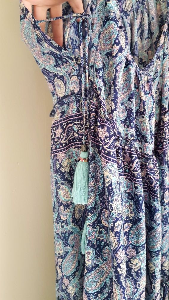 Nowa długa maxi sukienka boho chwosty