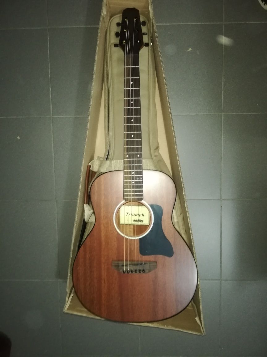 Guitarra Western  (TRAVEL GUITAR)