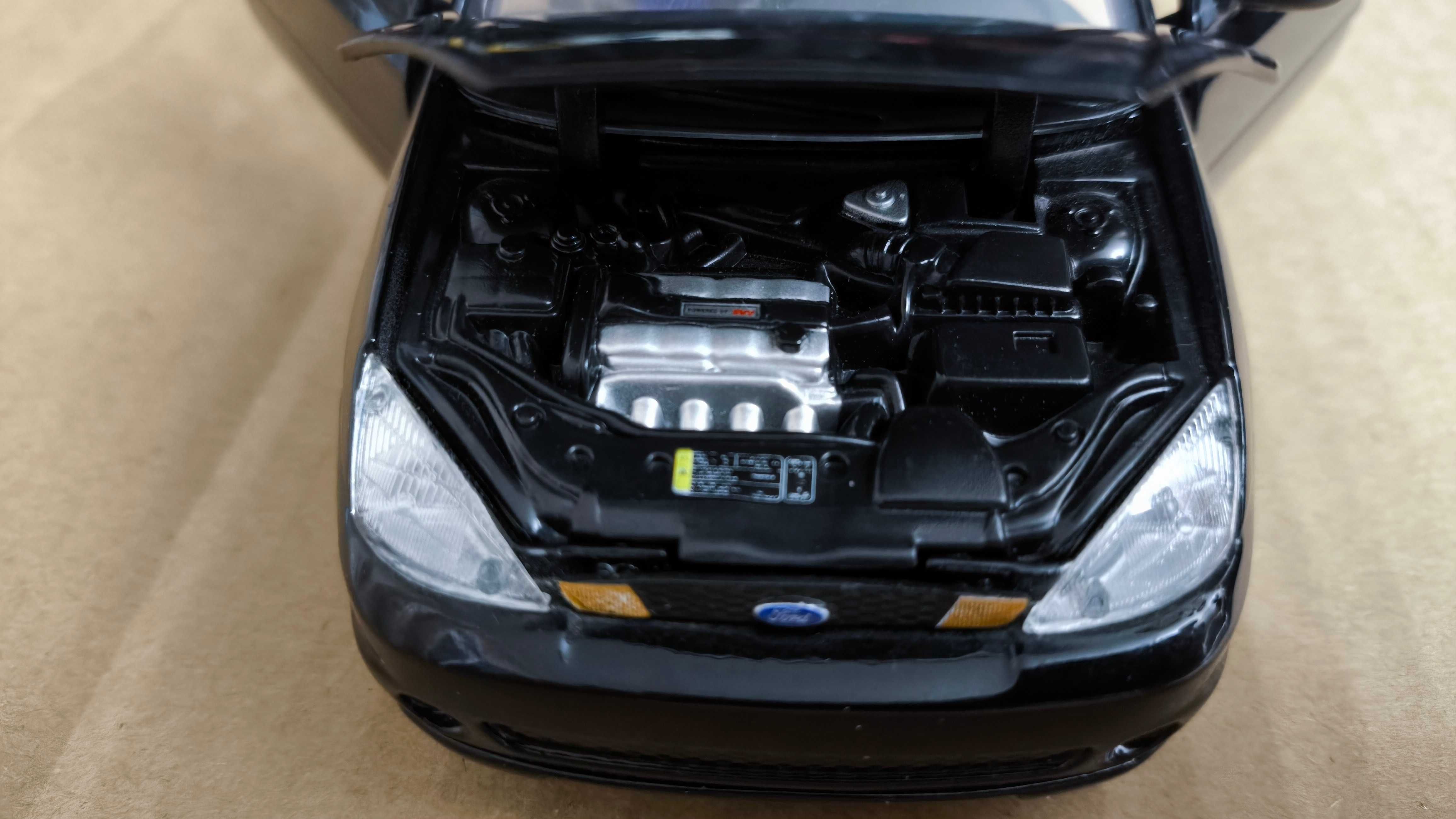 Машинка, модель, іграшка 1/24 Ford Focus SVT Maisto