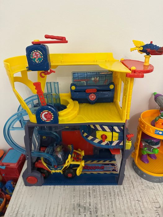 Kwatera główna super zings super thinks