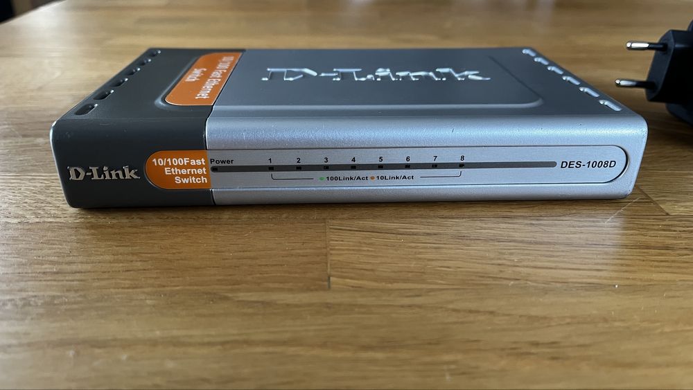 Switch D-Link DES-1008D, 8 portów