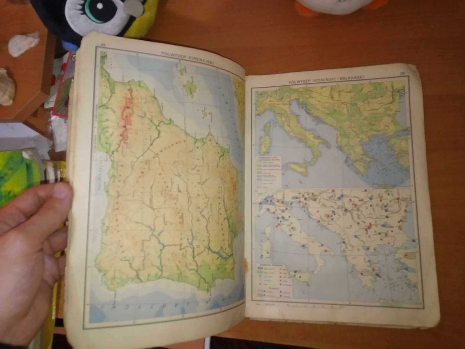 Atlas geograficzny V VIII 5-8 klasy PRL 1972 mapy