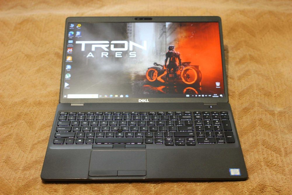 Dell 3540/i7-8565/RadeonPRO WX2100 2GB/16GB/SSD256/АКБ5ч/15.6 СЕНСОР!