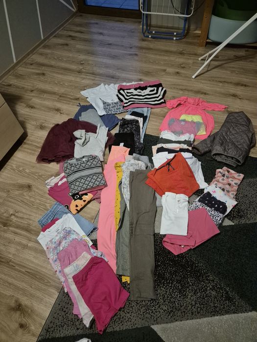 Zestaw ubrań dla dziewczynki 134-140