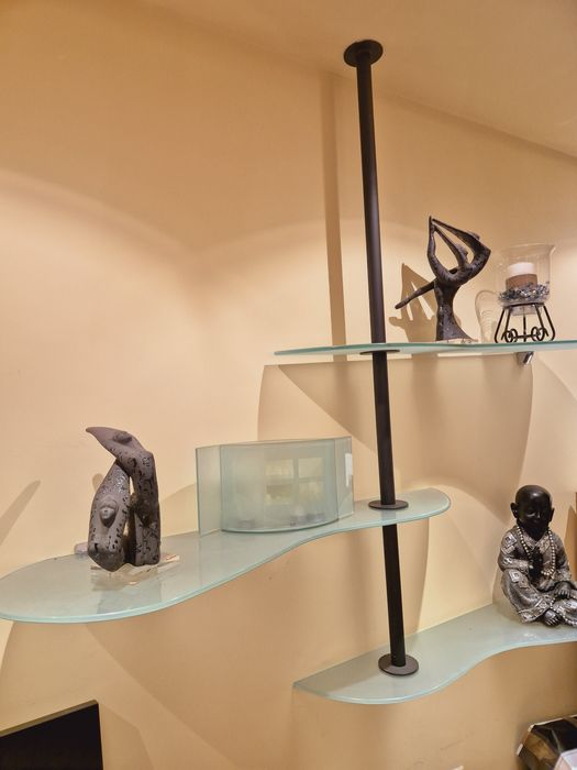 Estante personalizada  suspensa