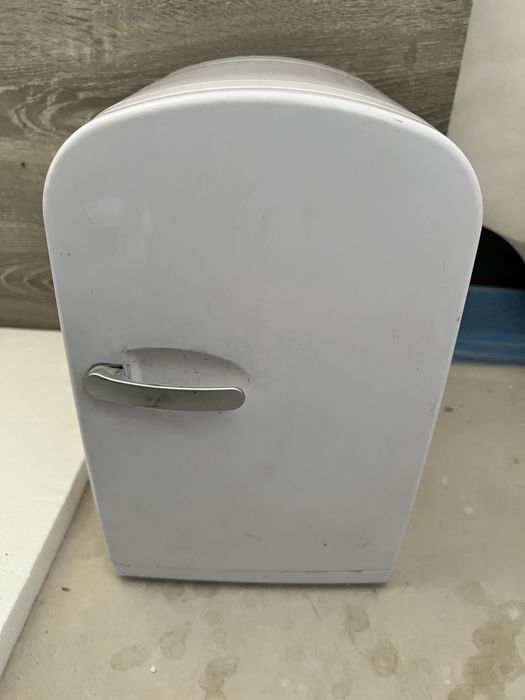 Mini Lodówka Turystyczna 4L Biała