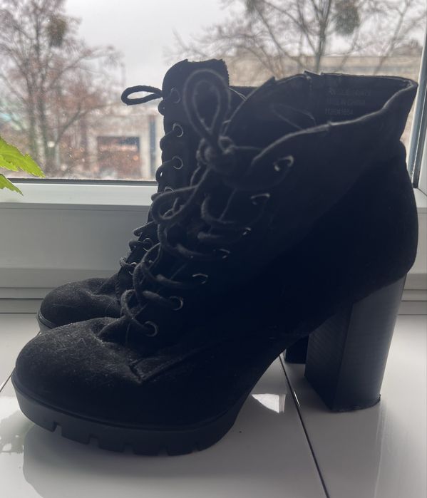 Замшеві ботильйони черевики чоботи від primark 39 розмір