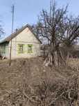 Продам малий будиночок,але з  гарним учас під будівництво.В.Терешківка