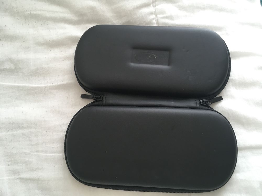 Bolsa PlayStation portable esponjada com fechos e bolsas para discos