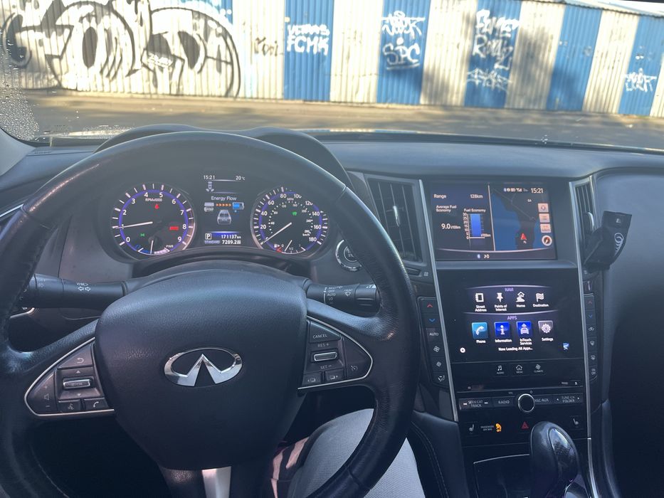 Infiniti Q50 Hybrid