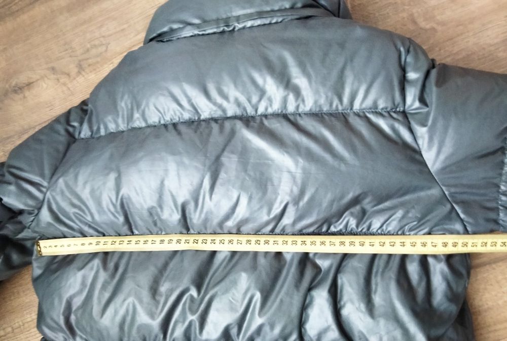 Жіноча зимова пухова куртка