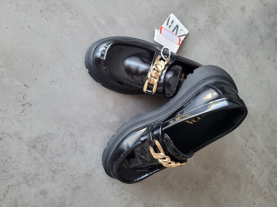 Лофери туфлі чорні лаковані zara 31 лофферы туфли чорные зара