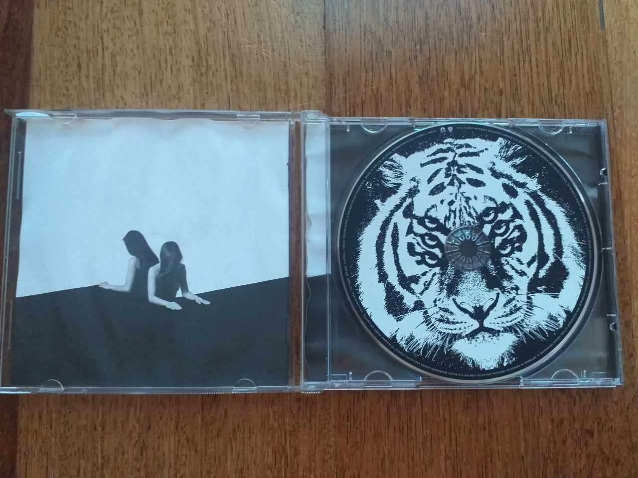 Royal Blood - How Did We Get So Dark z autografami album CD