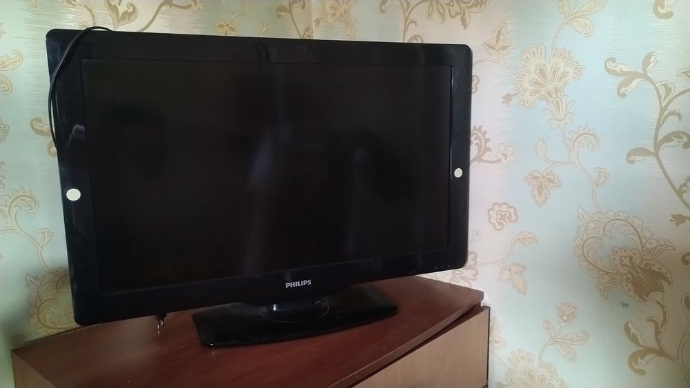 Телевізор Phillips 32' сгорела плата питания.