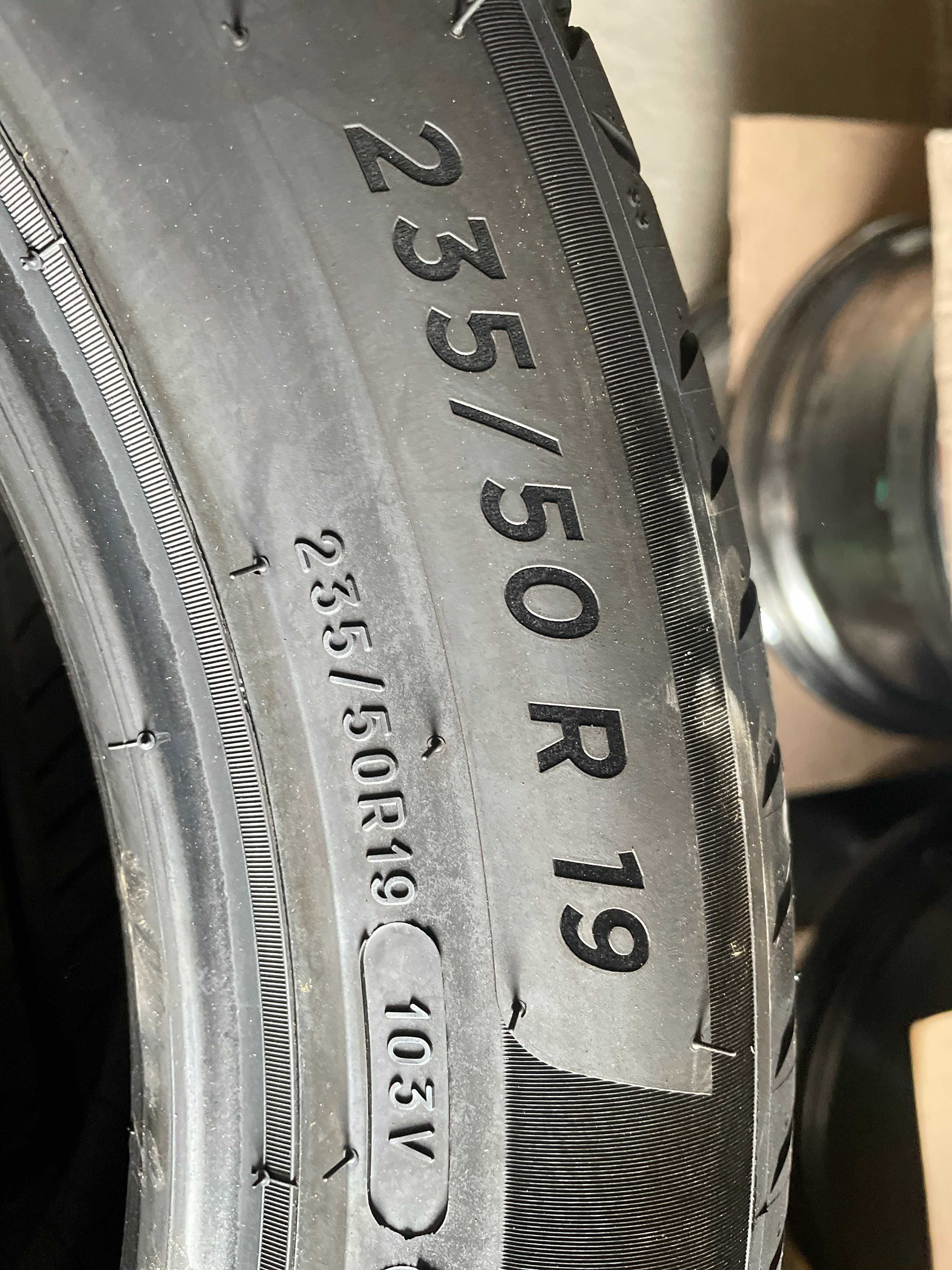 Komplet opon Michelin 235/50R19