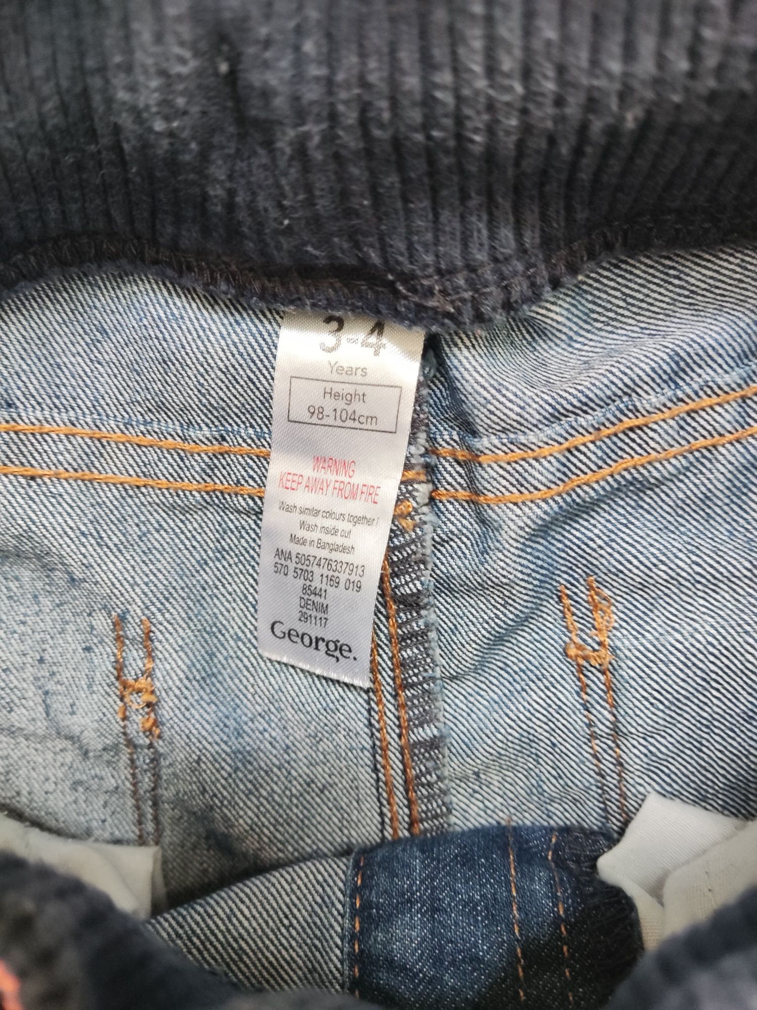 Spodnie chłopięce jeansowe firmy George+gratis rozmiar 98/104