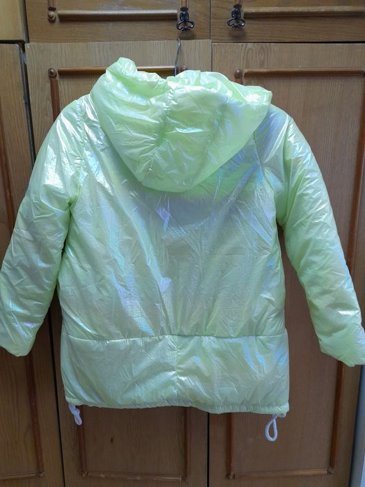 Куртка осеняя жолтая с перламутром