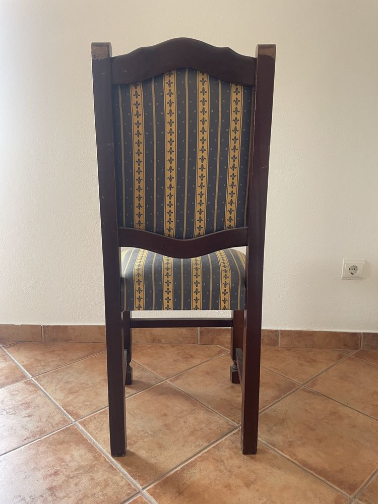 Cadeira estofada