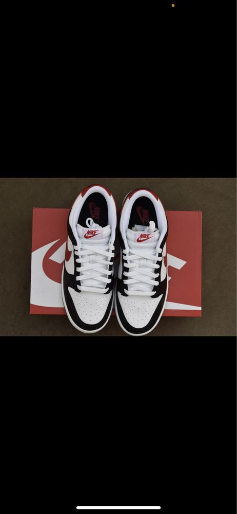 Nike Dunk Low…