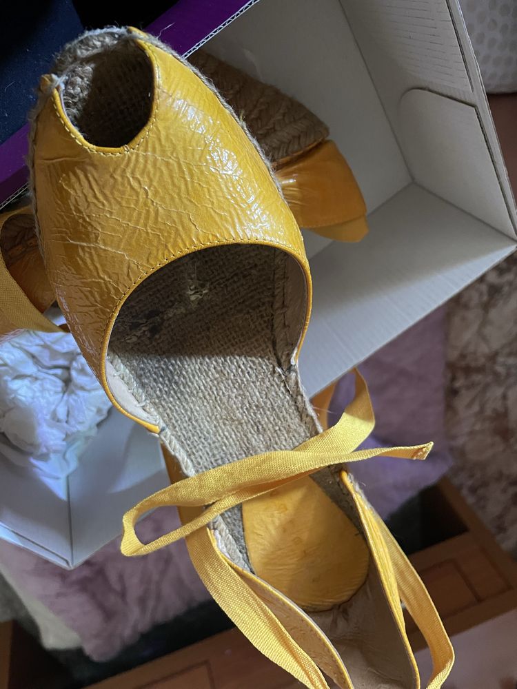 Vendo sandalias