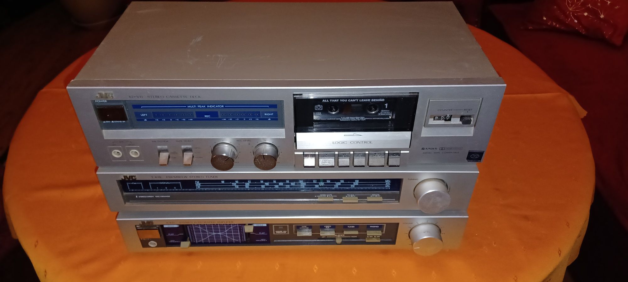 Wieza JVC z lat 80