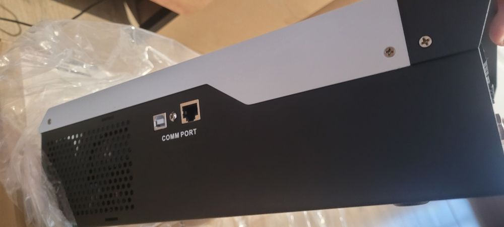 Гібридний сонячний інвертор на 3 клвт