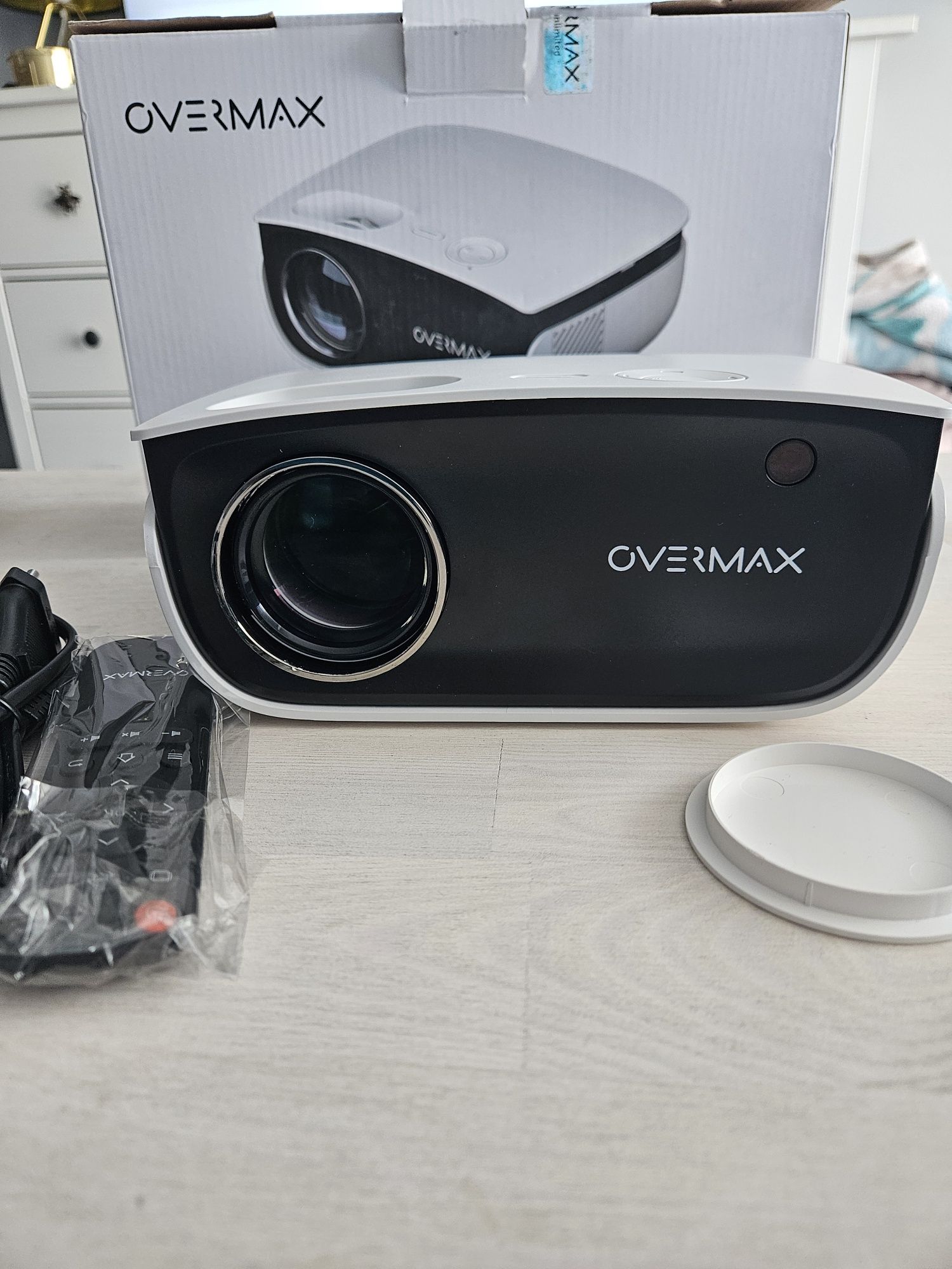 Projektor Overmax