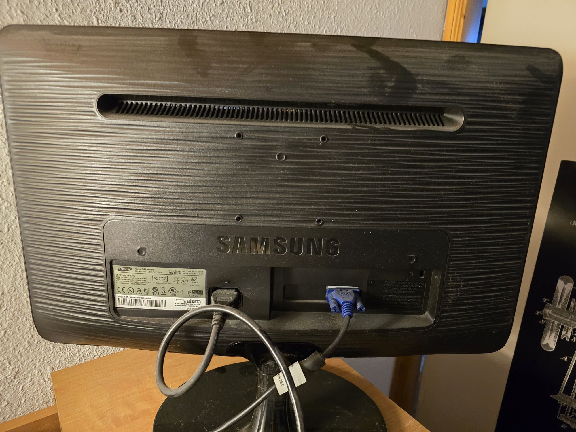 Monitor Samsung 22"  płaski svga
