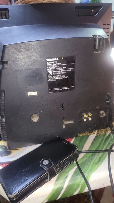 Телевизор кинескопный,Toshiba 14S2M.пульт,фарфор, статуэтка, sharp