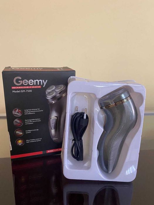 Електробритва Geemy GM 7500