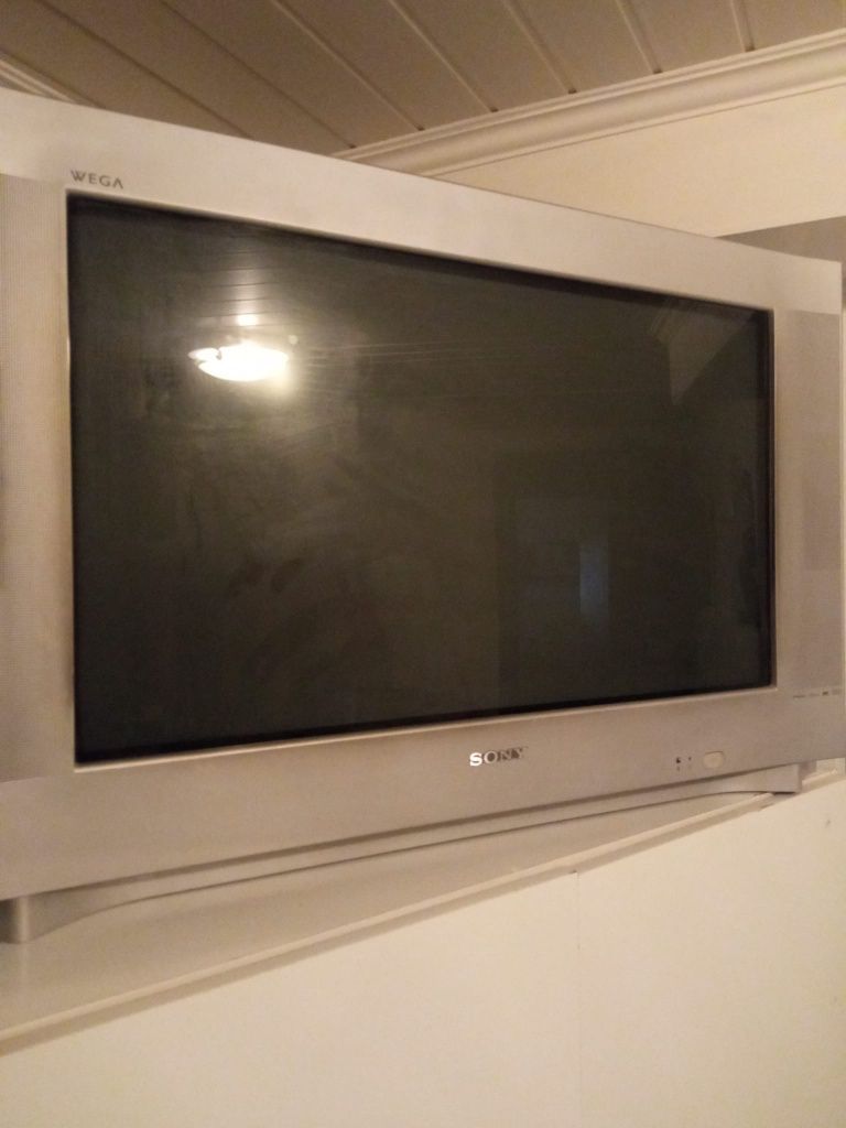 TV Sony Trinitron 100 Hz