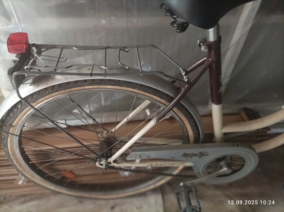 Rower damski kremowo brazowy